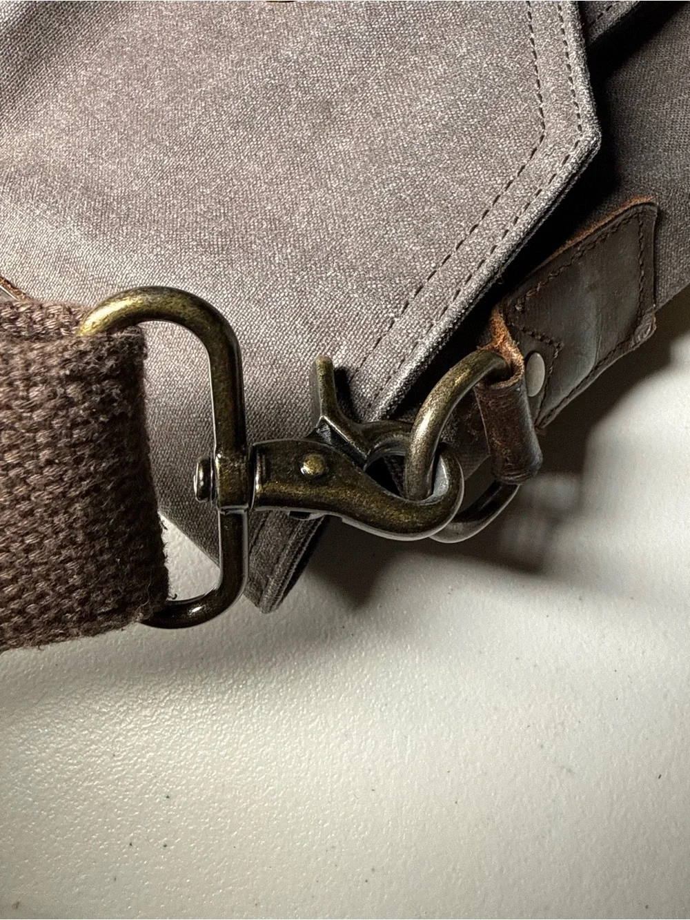 Vaschy Waxed Canvas & Leather Messenger Bag in Gray/Brown